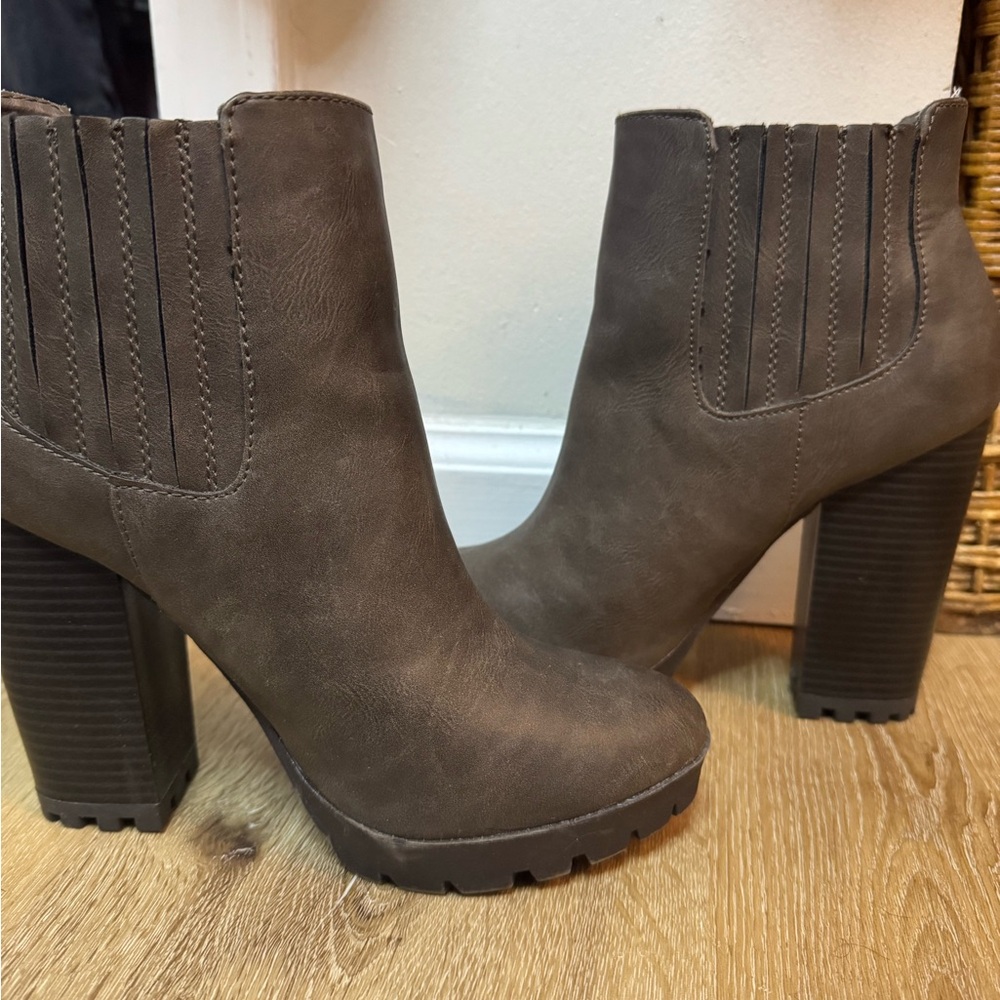 Candie's Dark Brown Heeled Boots
